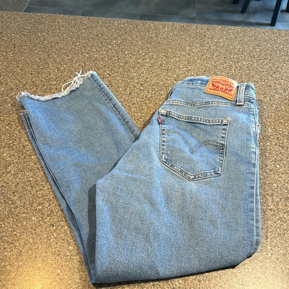Levi's Women's Light Blue Straight Leg Jeans